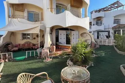Image de White Villa No. 5<br>