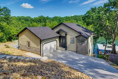 Image de Lakefront Osage Beach Retreat w/ Boat Slip!