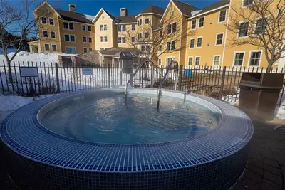 Image de Pool + Hot Tubs! Charming Condo at Jackson Gore