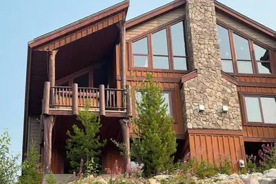 Image de Cozy Ski Chalet On Big White Mountain w/ Private Hot Tub