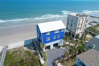 Image de 2 Oceanfront Balconies, Private Beach Access, Close to Lighthouse - Double Stack