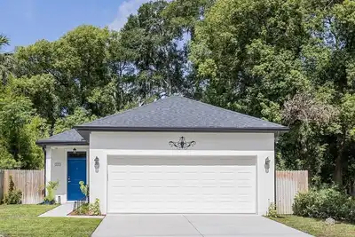 Image de New Home 3/2 With Garage Near Downtown