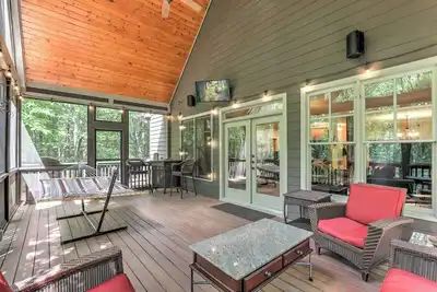 Stars Align Cottage - Relaxing Hot Tub, Home in Big Canoe + More!