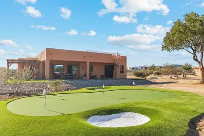 Image de Authentic and Luxurious Arizona Ranch House