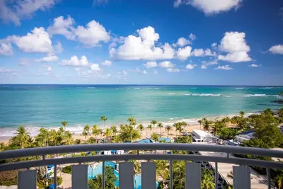 Image de Ocean-View Oasis: Your Perfect Room with Seamless Beach & Pool Access