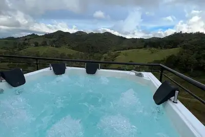 Image de Casa de Campo de Lujo en el Retiro, Antioquia a 45 Minutos de Medellín