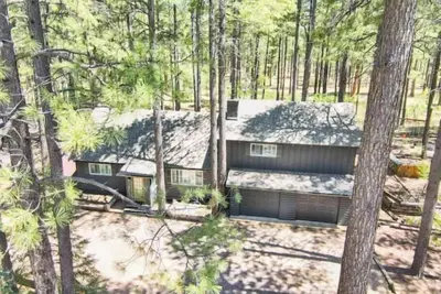 Image de The Mountain House! 4bd/4ba 2 Mstr Suites, A/C!