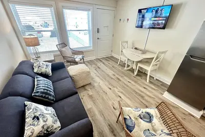 Image de Beachside Bliss 1br Condo @ Cape Cod Inn