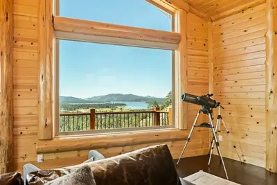 Image de Hidden Haven Estate + Big Bear Lake Views + Spa