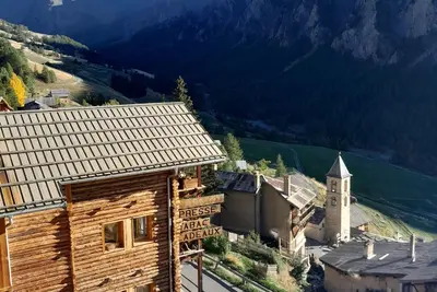 Image de Chalet Luxueux à 500 Mètres des Pistes Avec Terrasse Plein sud