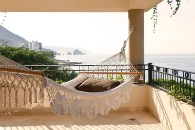 Image de Beyond Waves: 3br Oceanfront Penthouse Sanctuary at Garza Blanca