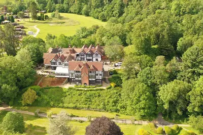 Image de A house  that sleeps 42 guests  in 21 bedrooms