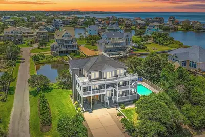 Image de Canalfront - 5 Bedrooms, Private Pool, Hot Tub, Boat Dock