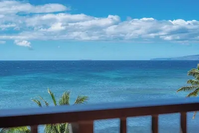 Image de Direct Oceanfront Newly Remodeled!