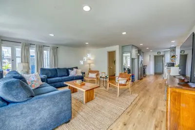 Image de 221cl: Nicely Decorated Apartment Sleeps 8