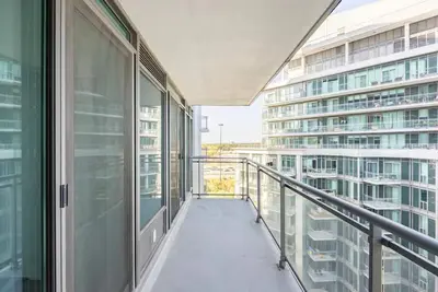 Image de 2 Bedroom Lakrefront Condo