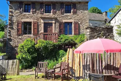 Image de Maison de caractère dans un hameau proche des lacs du Lévezou \/ Villefranche