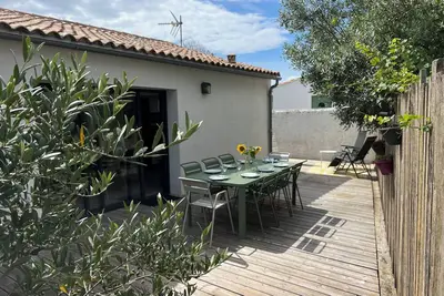 Image de Maison moderne très lumineuse entièrement rénovée 6 à 8 personnes