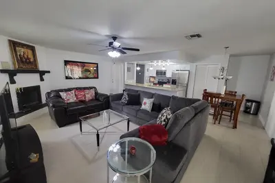 Image de Cozy Family Home close to the beach and Busch Gardens!