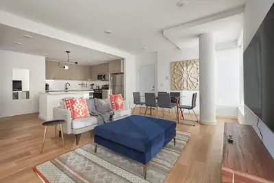 Image de New Fab 4 Br - outdoor deck - gym - mins to Nyc