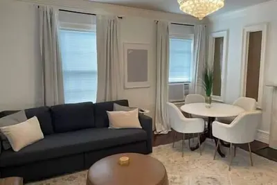 Image de C&J Signature Stays Downtown Apartment