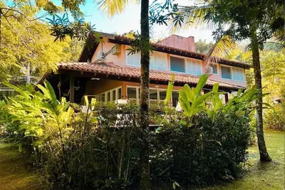 Image de Beachfront condominium to relax with the family.