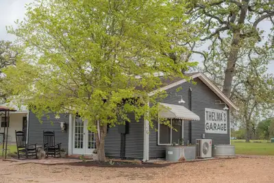 Image de Thelma's Garage - Wander Inn