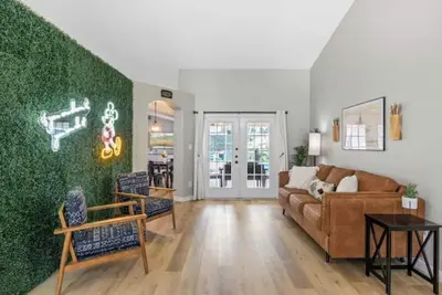 Image de Gorgeous 4 Bedroom Home Near Disney w/ Private Pool
