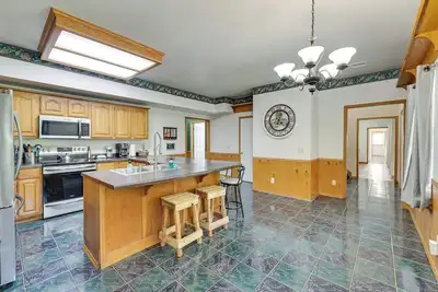 Image de Peaceful Pineville Vacation Rental w/ Grill!
