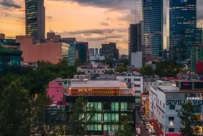 1Bdrm 1bath fits 6 Ac Rooftop views