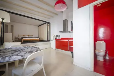 Image de Pied-à-terre au centre de Barcelone à 100m de la plage