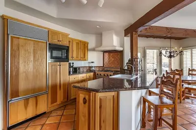 Image de Cave Creek's Hidden Jewel! Swimming Pool, Free Parking, Full Kitchen!