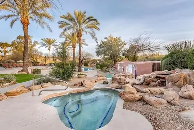 Image de Best Place to Unwind! Free Parking, Full Kitchen, Swimming Pool!