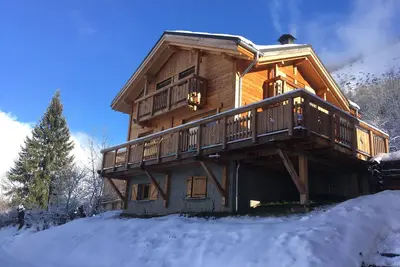 Image de Chalet en pied de piste et télésiège, au calme, vue panoramique, les2alpes