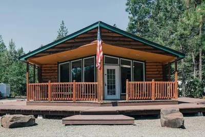 Image de The Lodge - 3 bedroom, 2 bath large resort cabin