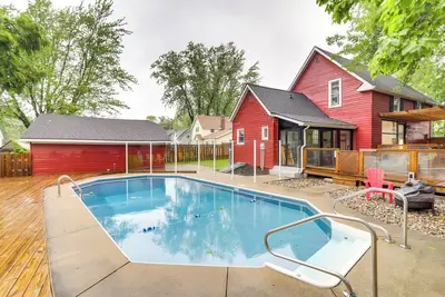 Image de South Haven Oasis - Private Hot Tub, Pool & Grill!