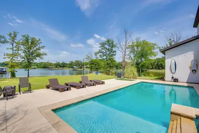 Image de On Cedar Creek Reservoir: Malakoff Home w\/ Pool!