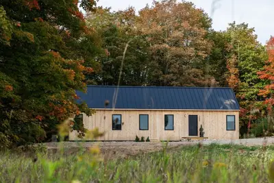 Image de Hidden Acres Vestur Cabin - Ski Getaway - Hot Tub
