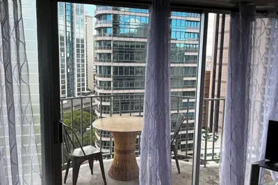 Image de Waikiki Condo 2 Bedroom w/Pool & 1 Free Parking