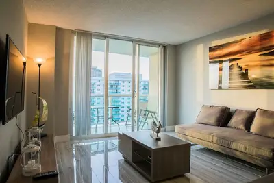 Image de Beach 2\/2 in Sunny Isles Beach -Beautiful Views
