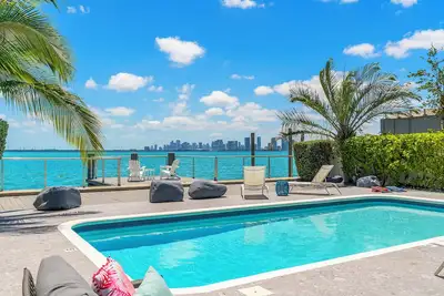 Image de Best Bayfront View Villa with Heated Pool