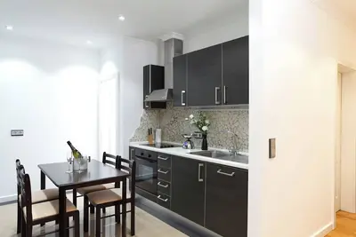 Deluxe-Appartement Executive 120m² avec 2 Chambres et Entrée Privée à Luxembourg