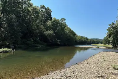 Image de Lazy Bear Cabin on the Caddo River, Walk into the River