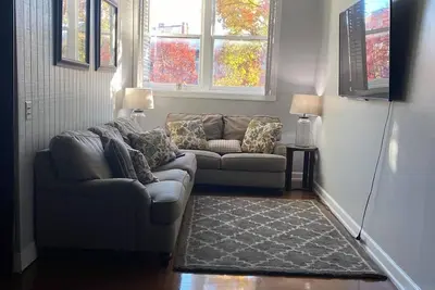 Image de Loft in the Heart of Downtown: Steps Away from Restaurants, Bars & the Stadium