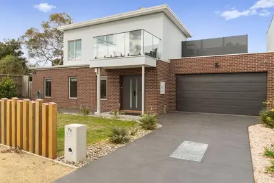 Image de Aqua Vista Escape - Stylish 3-bedroom townhouse.