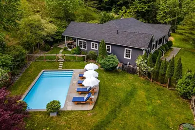 Image de New: Gorgeous Home w/ Dream Patio and Ac
