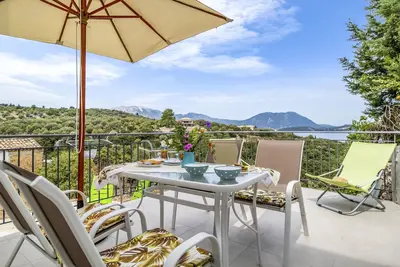 Image de Appartement de vacances \"Scorpios View\" avec vue sur la mer, terrasse privée et Wi-Fi