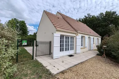 Gîte lumineux au calme avec jardin, golf, balades en forêt, barbecue et vélos à Donnery