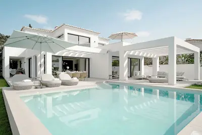 Image de Delightful 4 Bed Villa with pool close to the beach in Las Chapas