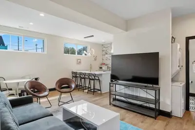Image de Butchertown! New Modern Long Term 2Br/1ba Apt 1 Fl